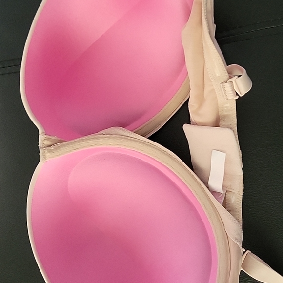 PINK bra - Picture 4 of 4